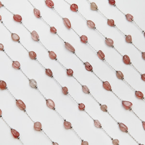 Łańcuch z kryształem truskawkowym ze stali chirurgicznej 13x4mm