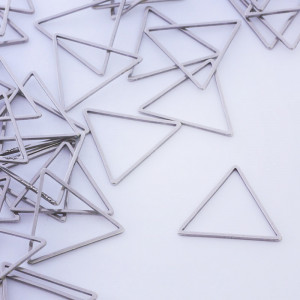 Baza geometryczna ze stali chirurgicznej trójkąt 20mm w kolorze srebrnym