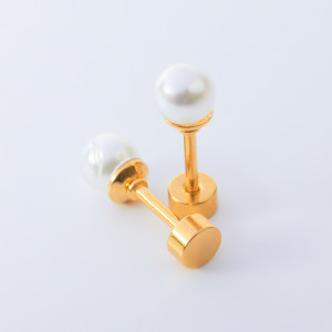 Kolczyki z perłami ze stali chirurgicznej w kolorze złotym 5mm