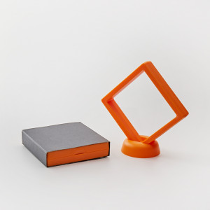 Ekspozytor z membraną ramka 3D pomaranczowa z etui 9x9cm