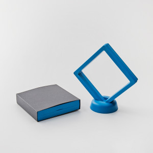 Ekspozytor z membraną ramka 3D niebieska z etui 9x9cm